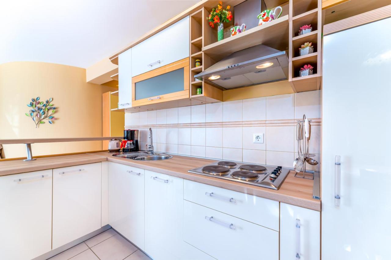 Apartments Lovorka Baska  Ngoại thất bức ảnh