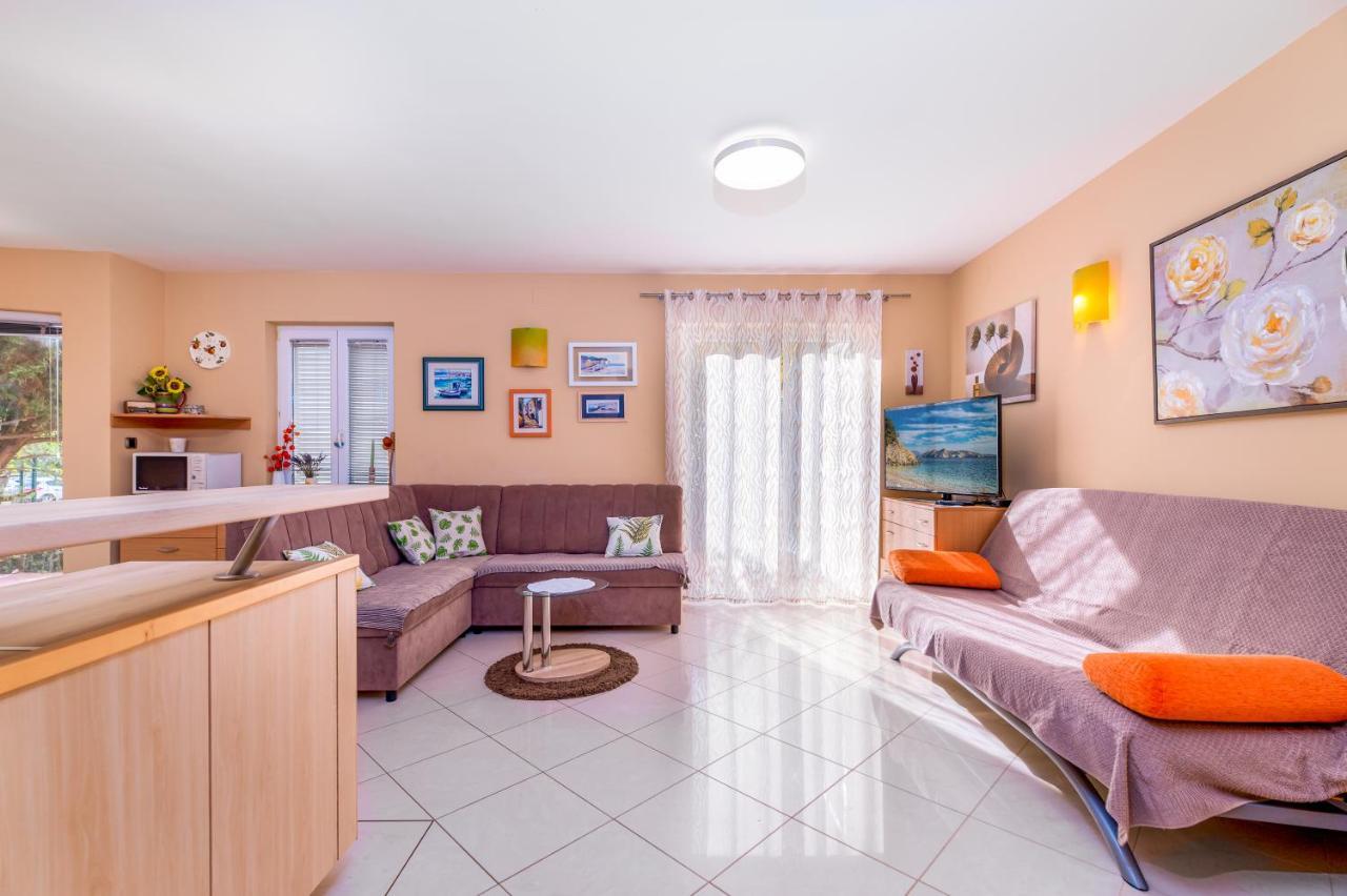 Apartments Lovorka Baska  Ngoại thất bức ảnh