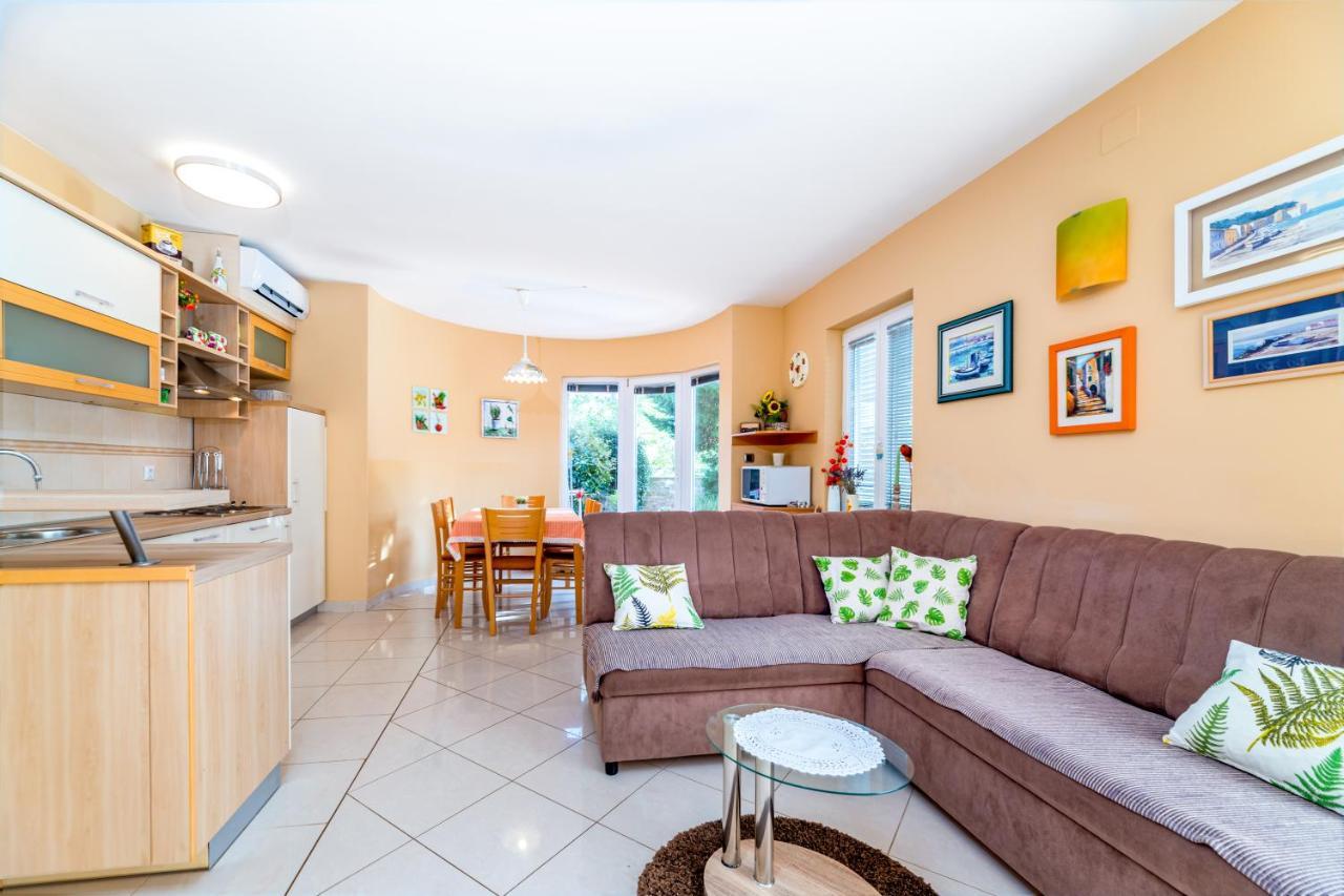 Apartments Lovorka Baska  Ngoại thất bức ảnh